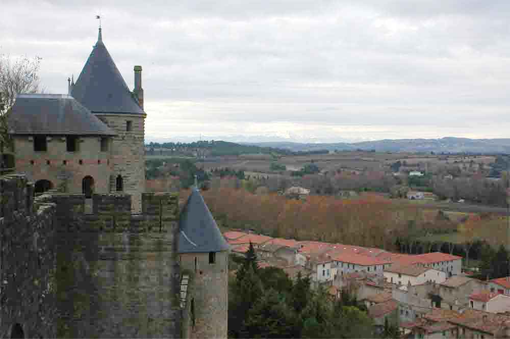 Francia - Carcassonne 13 - La Cité y paisaje.jpg